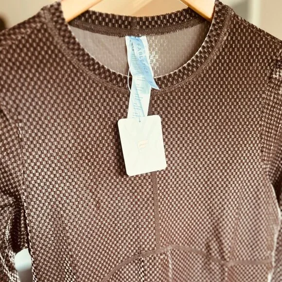 NWT Fabletics Velour Seamed Long-Sleeve Fitted Top in Cacao Color Womens Size M - Picture 4 of 11